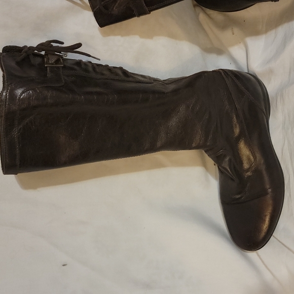 Boots - Picture 3 of 7